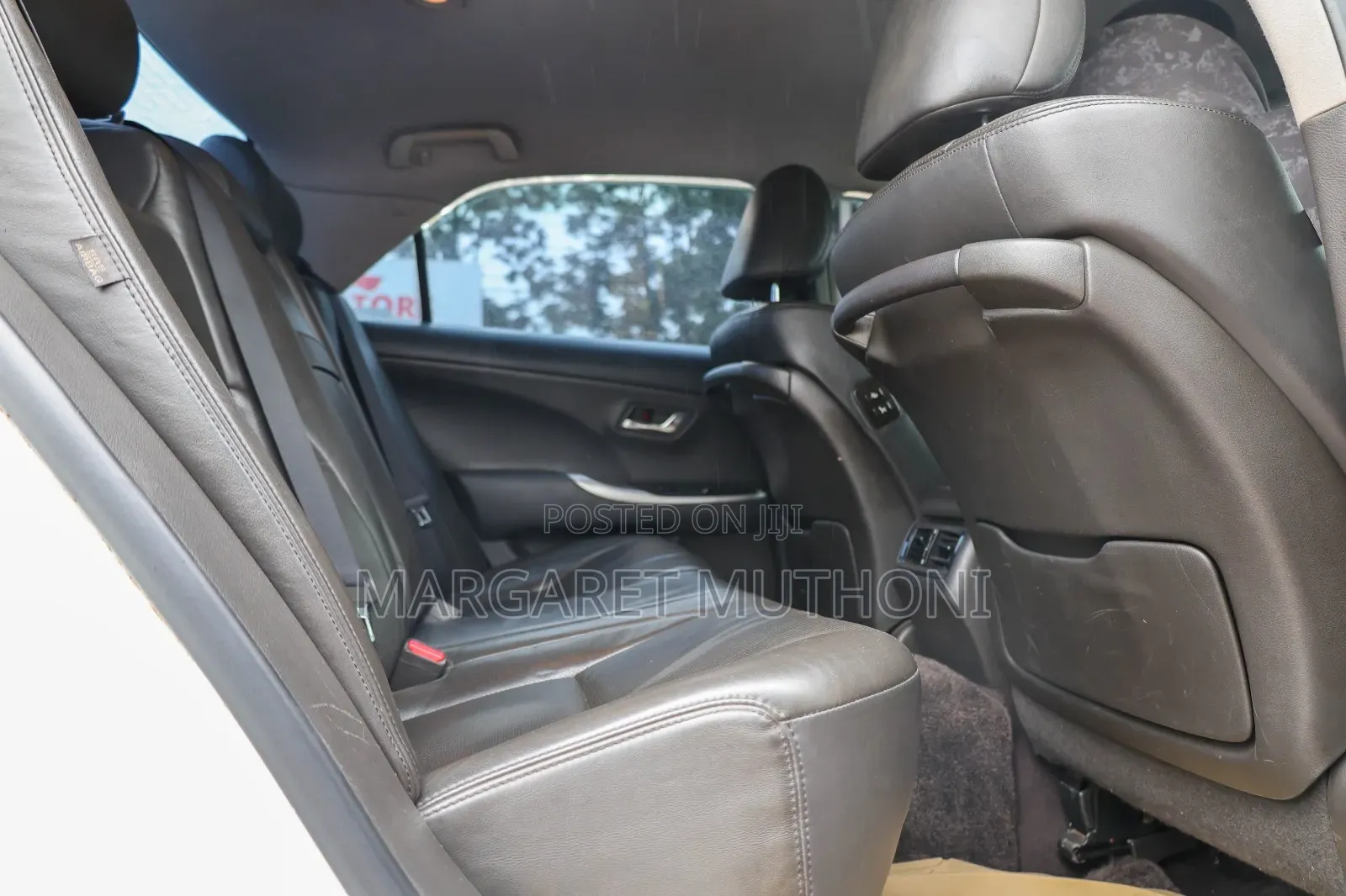 Toyota Crown 2011 White