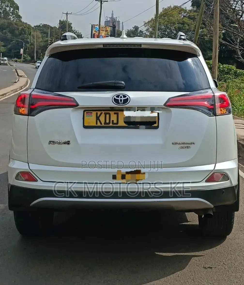Toyota RAV4 2015 White