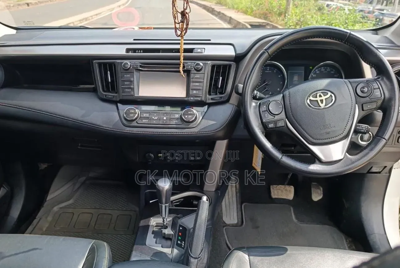 Toyota RAV4 2015 White