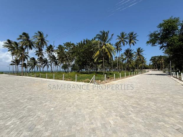 Serviced Beachfront Plots Kikambala - thumbnail 4