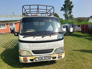 Toyota Dyna 2013 White