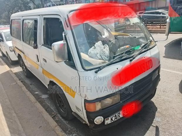 Nissan Caravan (Urvan) 1996 White