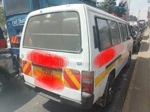 Nissan Caravan (Urvan) 1996 White