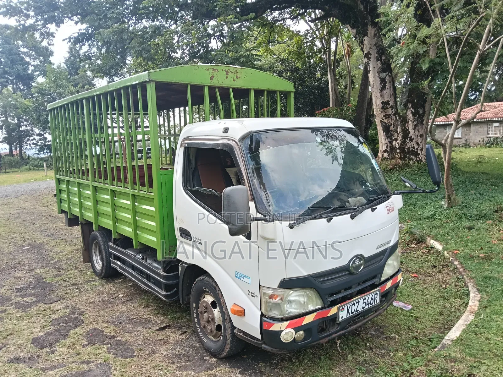 Hino Hino Dutro 2014 White