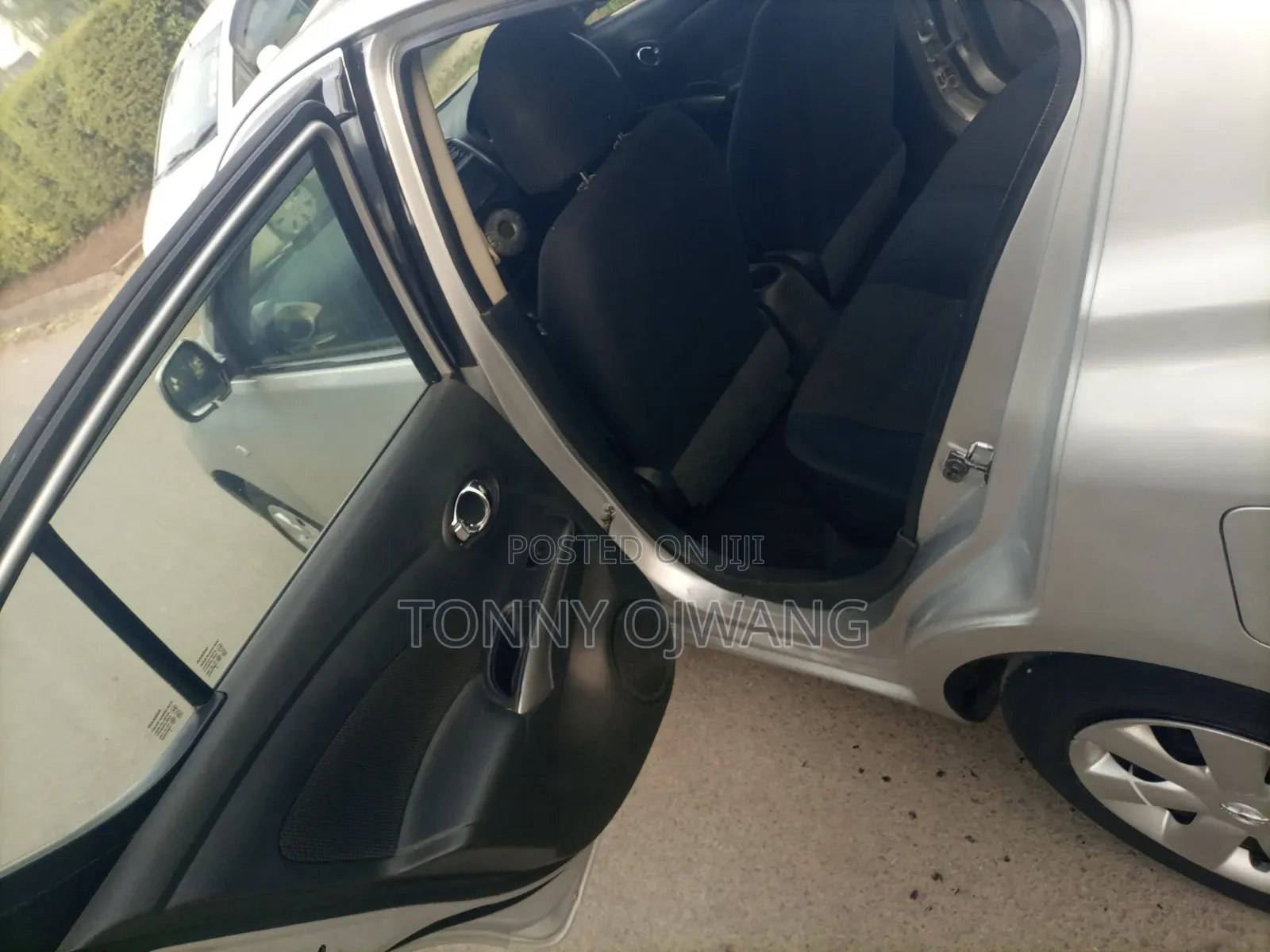 Nissan Latio 1.2 2014 Silver