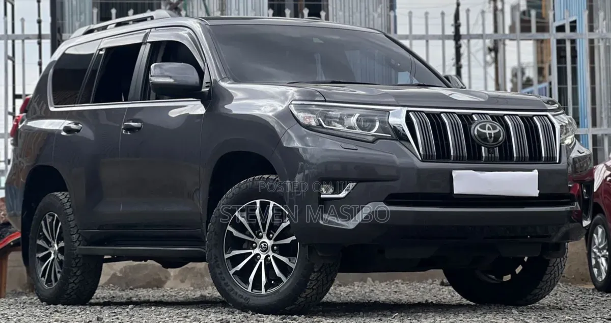 Toyota Land Cruiser Prado 2017 Gray