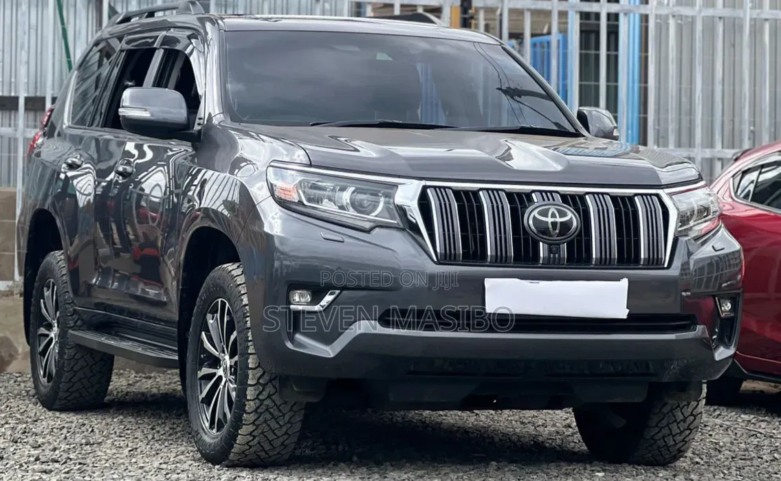 Toyota Land Cruiser Prado 2017 Gray