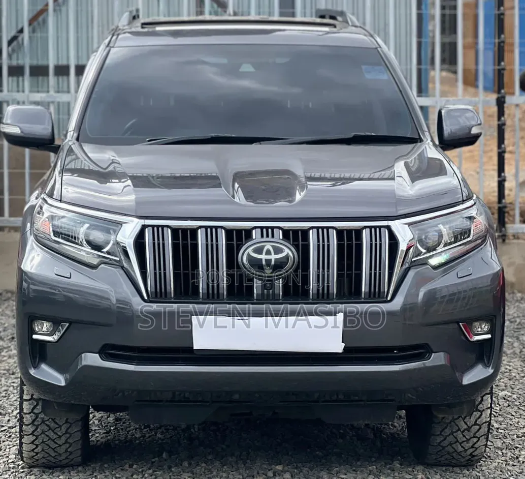 Toyota Land Cruiser Prado 2017 Gray