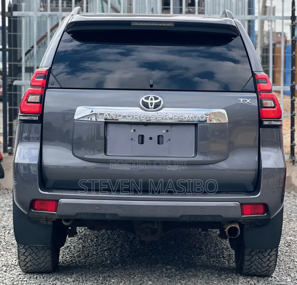 Toyota Land Cruiser Prado 2017 Gray