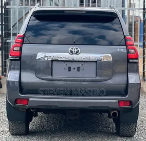 Toyota Land Cruiser Prado 2017 Gray