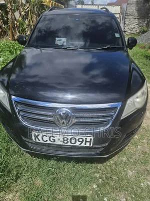 Volkswagen Tiguan 2011 Black