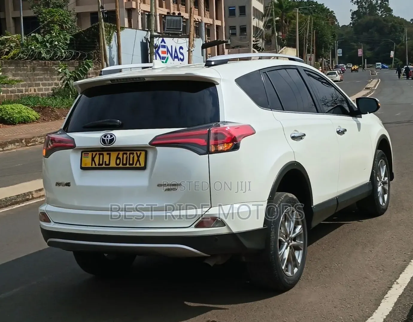 Toyota RAV4 Limited 4dr SUV AWD (2.5L 4cyl 6A) 2015 White