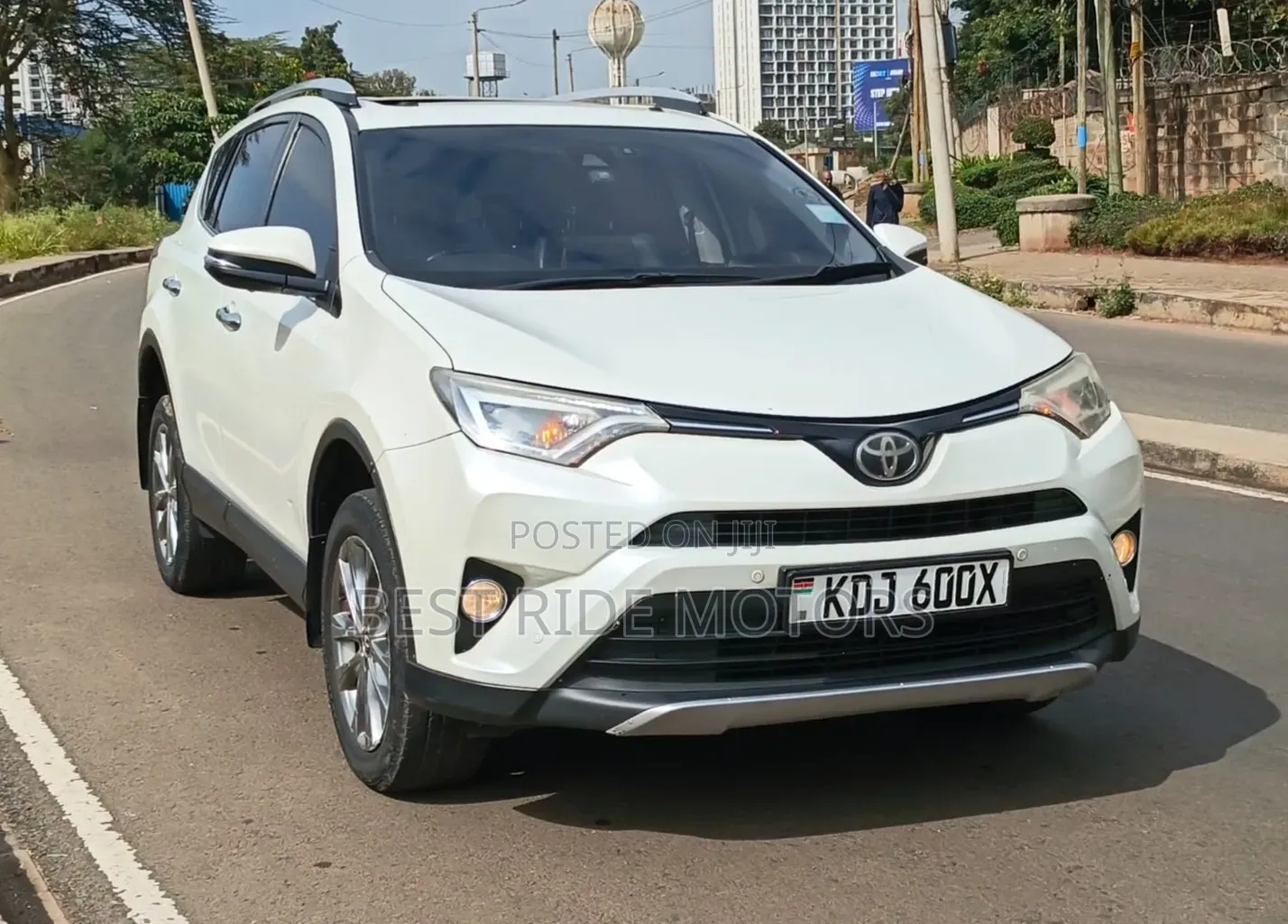 Toyota RAV4 Limited 4dr SUV AWD (2.5L 4cyl 6A) 2015 White