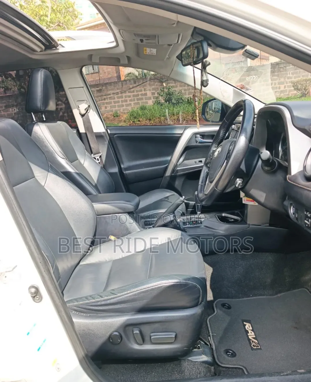 Toyota RAV4 Limited 4dr SUV AWD (2.5L 4cyl 6A) 2015 White