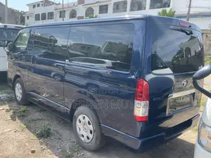 Toyota HiAce 2019 Blue