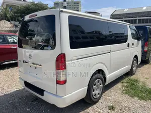 Toyota HiAce 2019 White