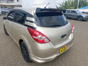 Nissan Tiida 2011 Gold