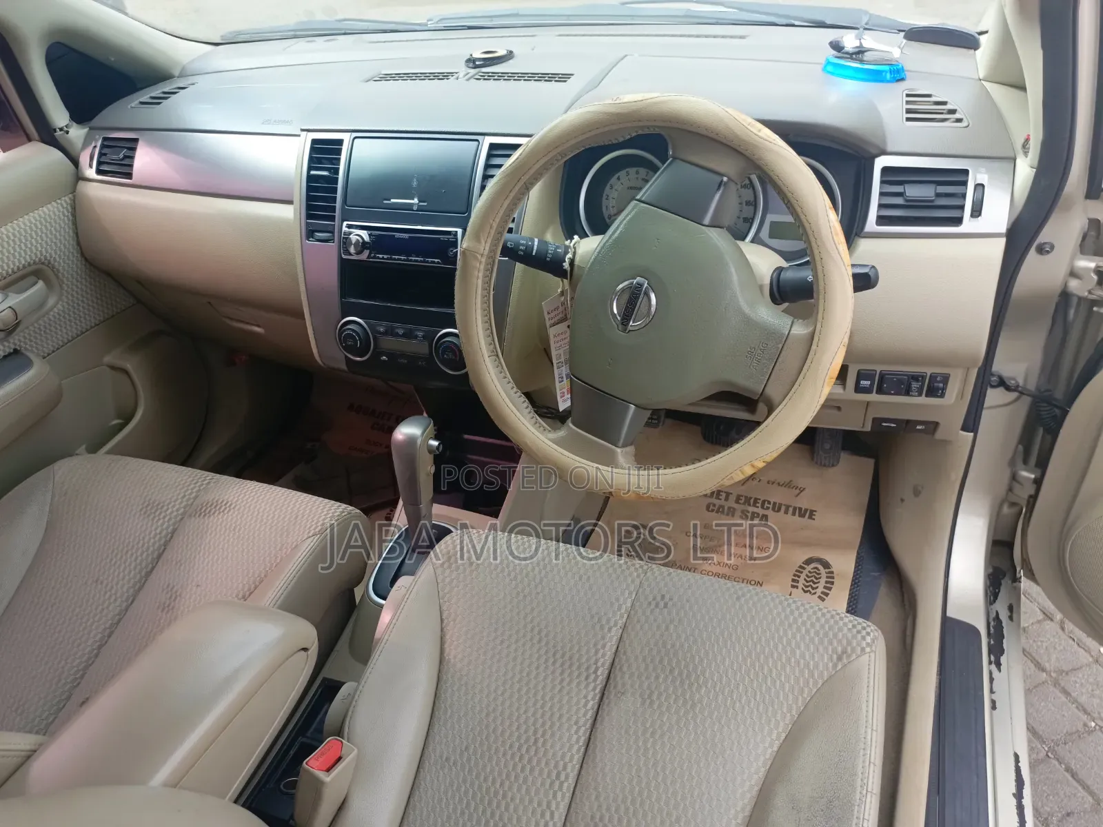 Nissan Tiida 2011 Gold