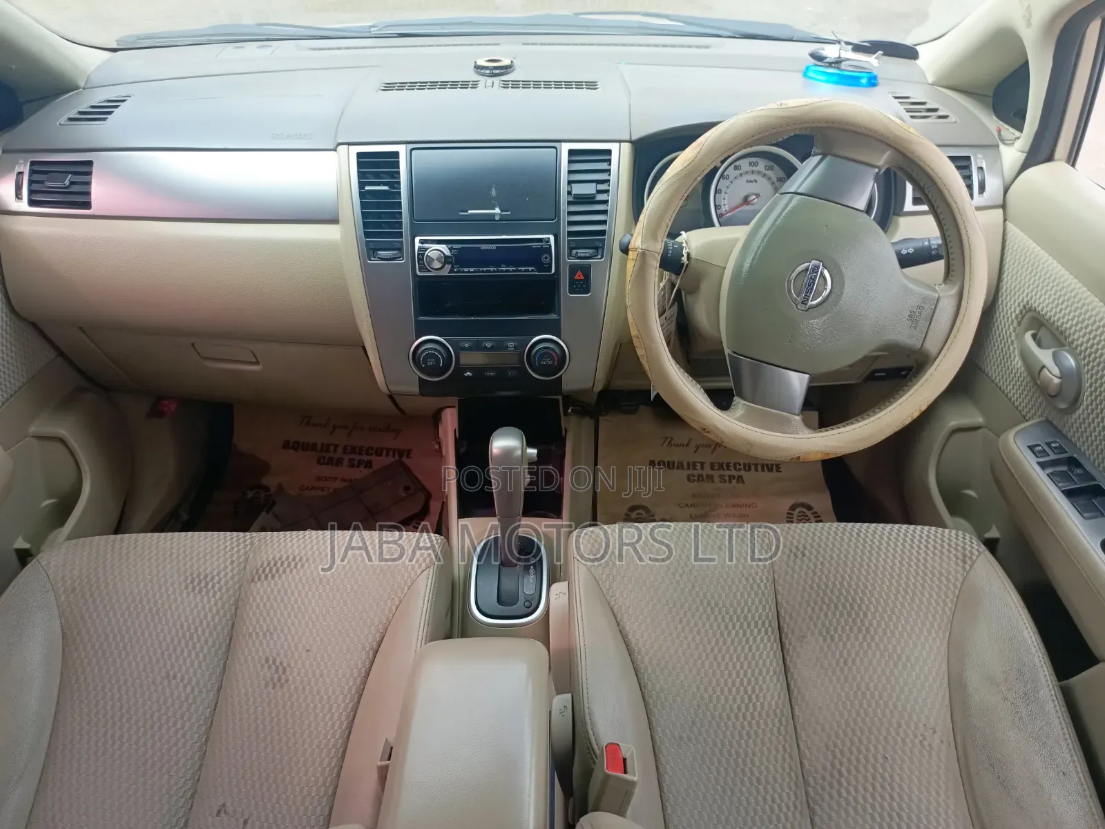 Nissan Tiida 2011 Gold