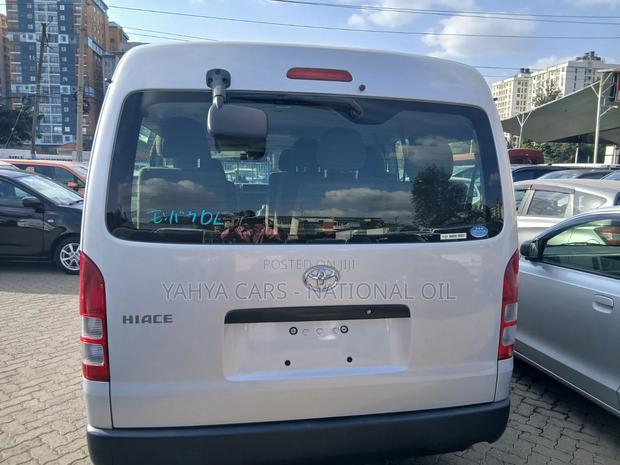 Toyota Grand HiAce 2019 White - thumbnail 3