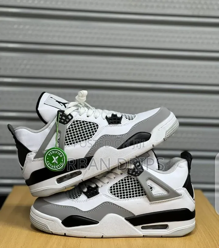 Air Jordan 4