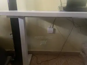 1.4m Electric Height Adjustable Desk
