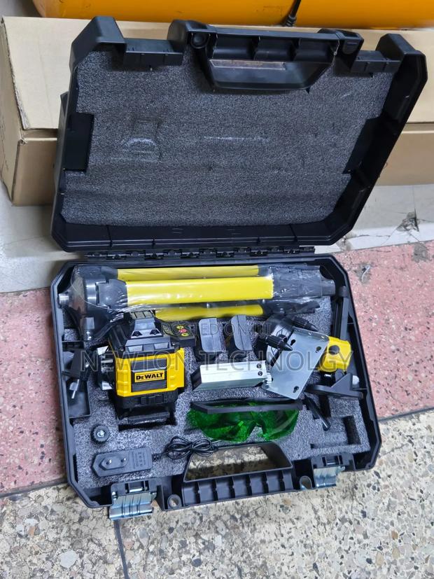 Dewalt Lasser Level 
With Stand