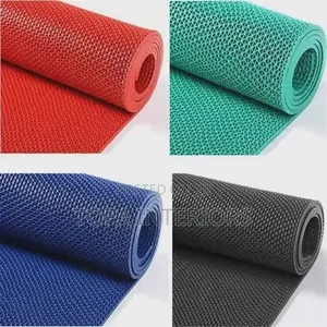 Safe Footing Perforated PVC Antislip Rubber Mats Bathroom Mats