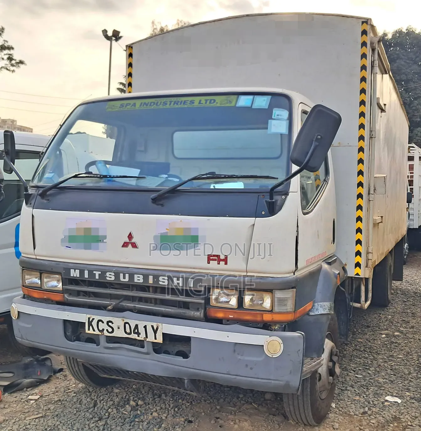 Mitsubishi -Fh215
