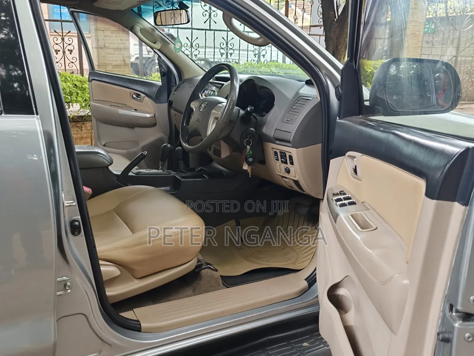 Toyota Fortuner 2014 Gold