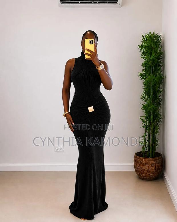 Elegant Dinner Dress - thumbnail 3
