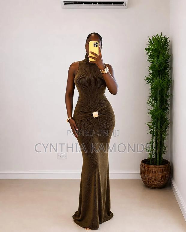 Elegant Dinner Dress - thumbnail 4
