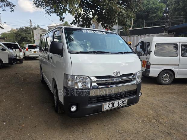 Toyota HiAce 2015 White - thumbnail 5