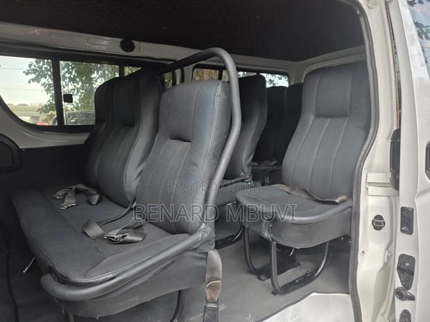 Toyota HiAce 2015 White - thumbnail 6