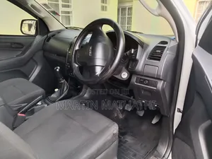 Isuzu D-MAX 2023 White