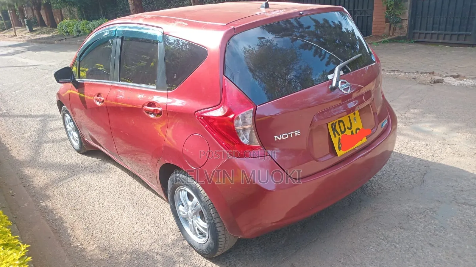Nissan Note 2015 Maroon