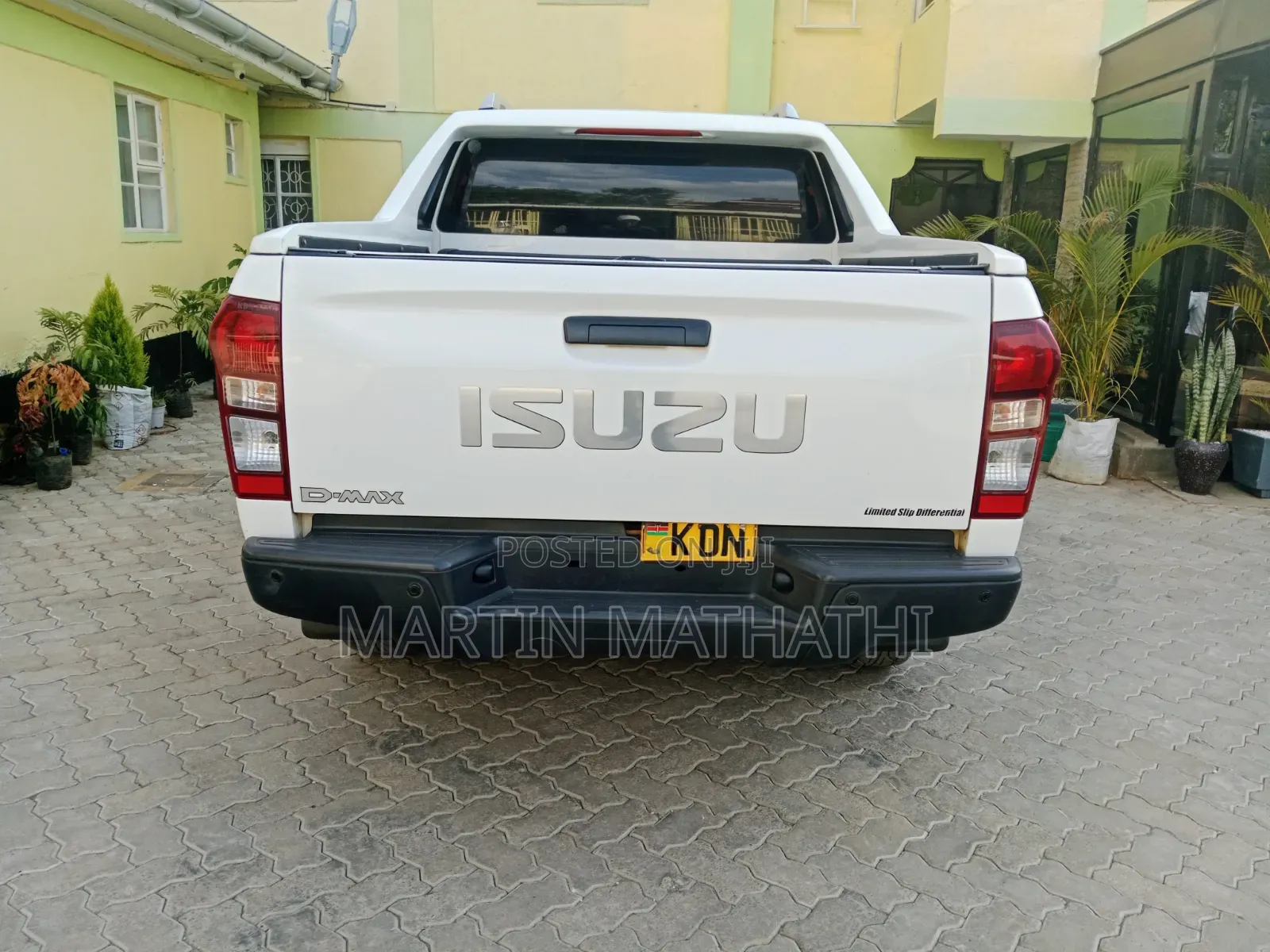 Isuzu D-MAX 2023 White