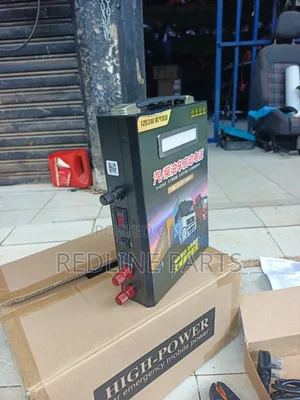 Universal 12/24 Car Batery Jump Starter Kit.