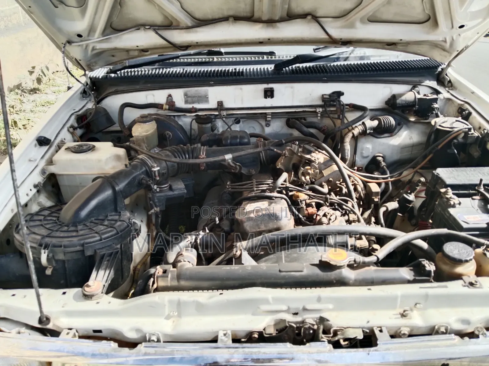 Toyota Hilux 2004 White