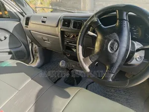 Toyota Hilux 2004 White