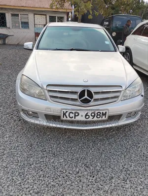 Mercedes-Benz C200 2011 Silver