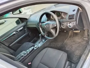 Mercedes-Benz C200 2011 Silver