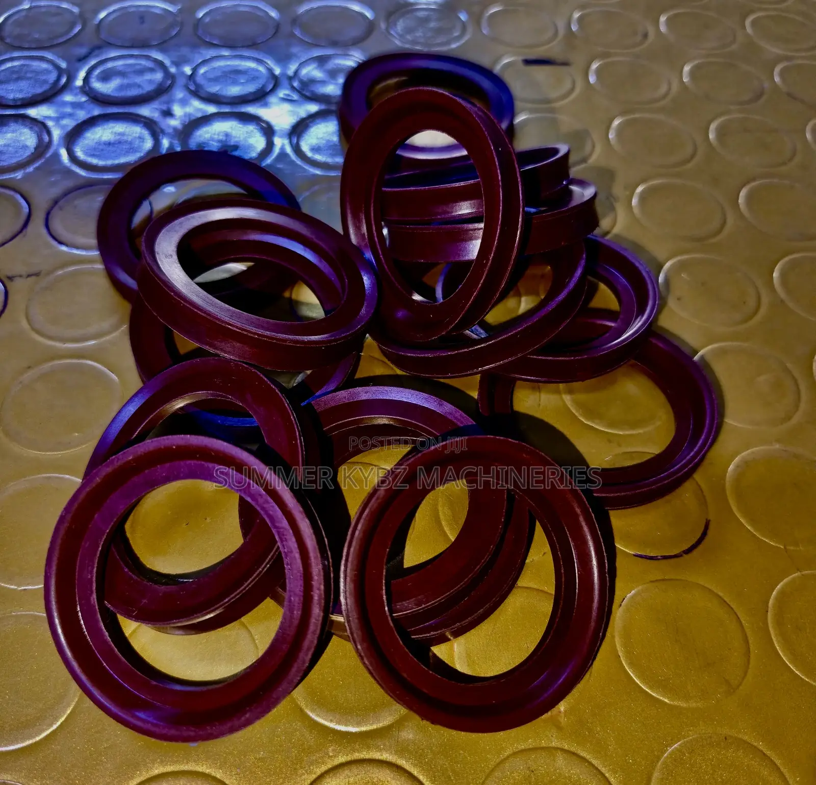 Brown FKM (Fluorocarbon Rubber) Oil Seals