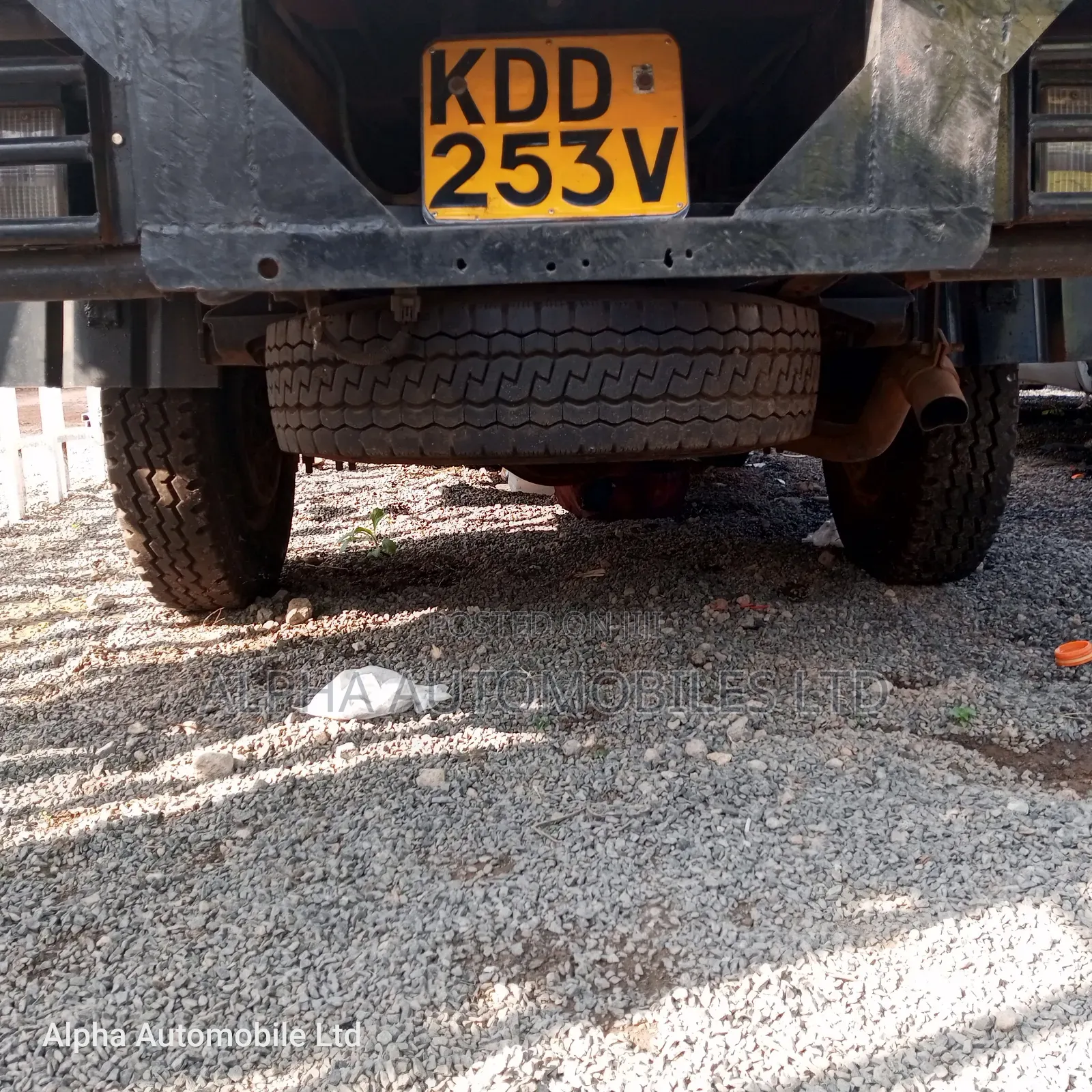 Isuzu NLR Truck