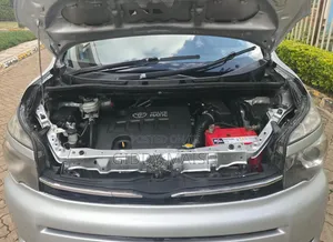 Toyota Voxy 2013 Silver