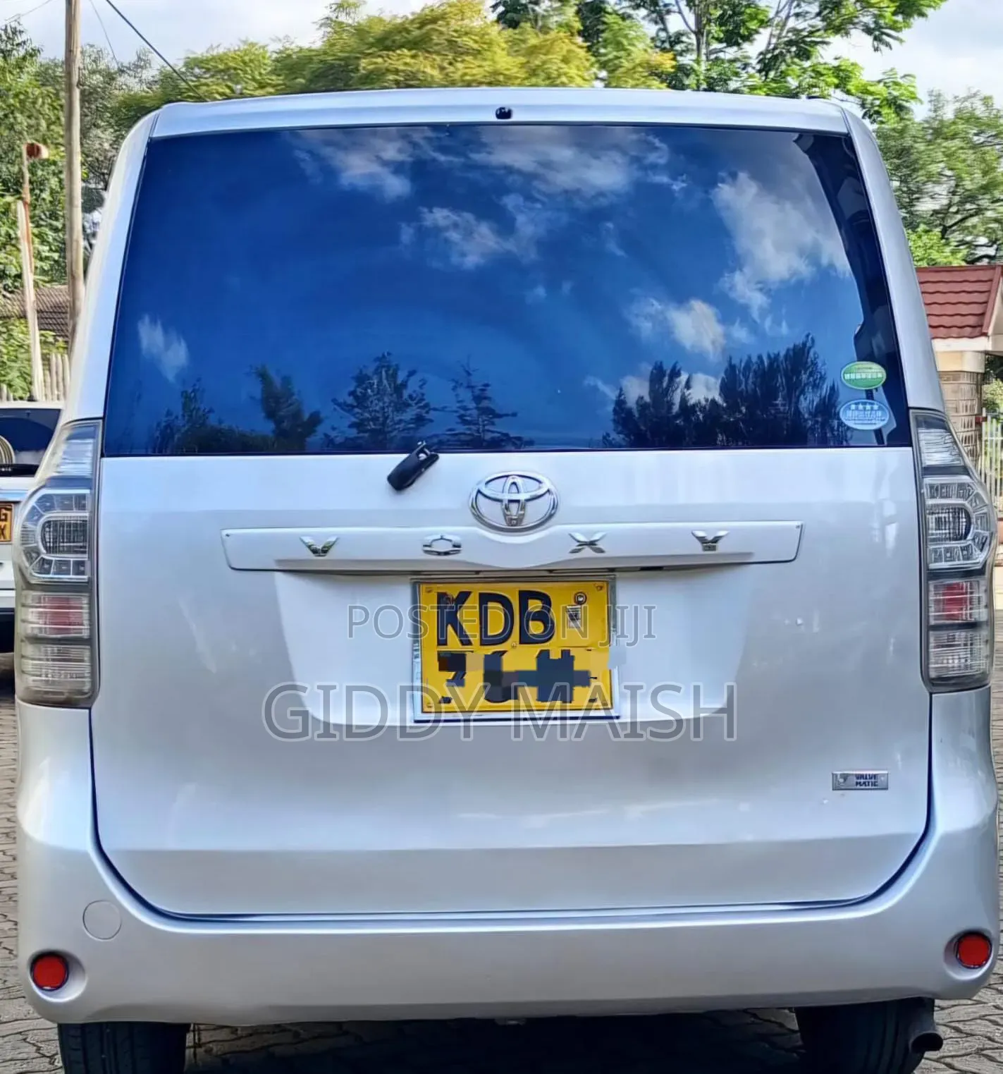 Toyota Voxy 2013 Silver