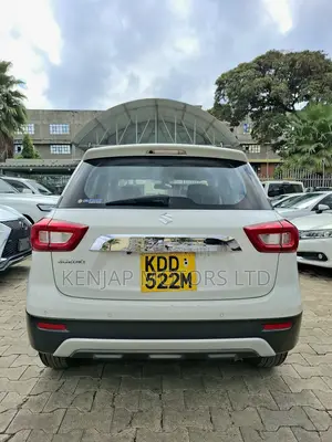Suzuki Vitara 2021 White