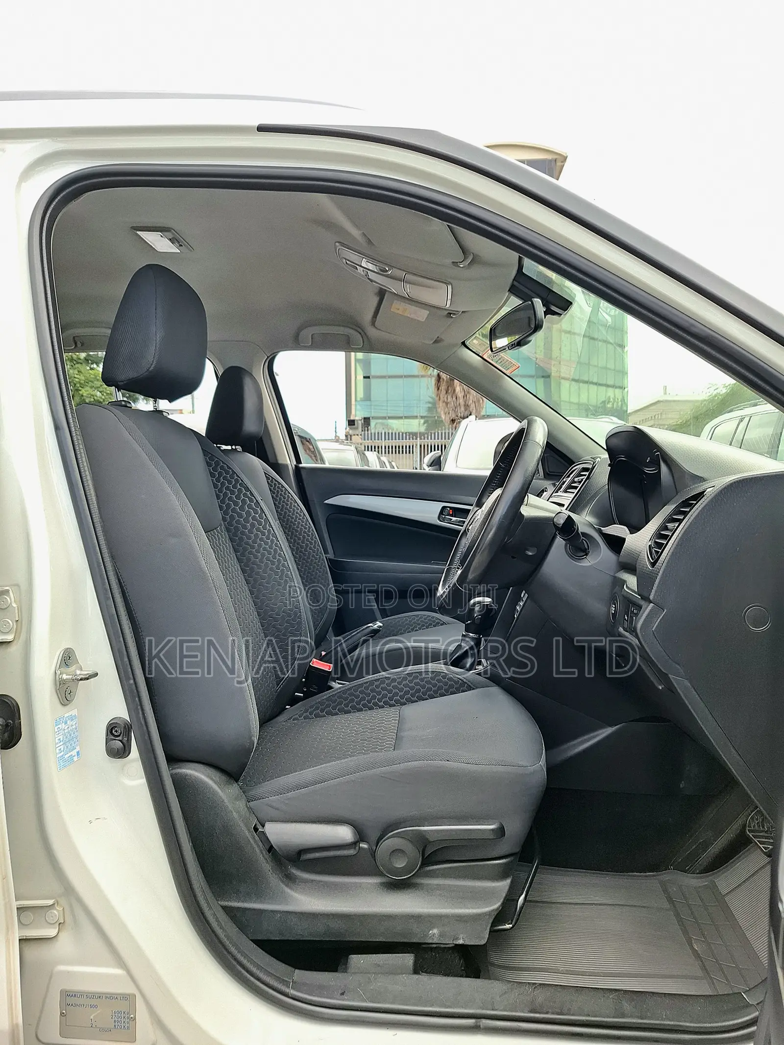 Suzuki Vitara 2021 White