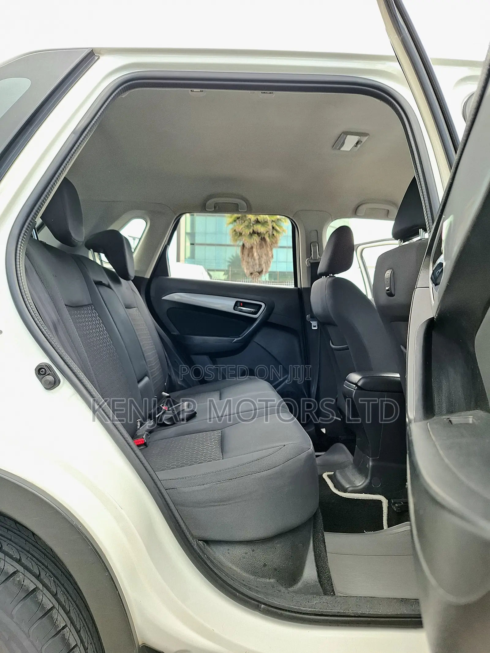 Suzuki Vitara 2021 White