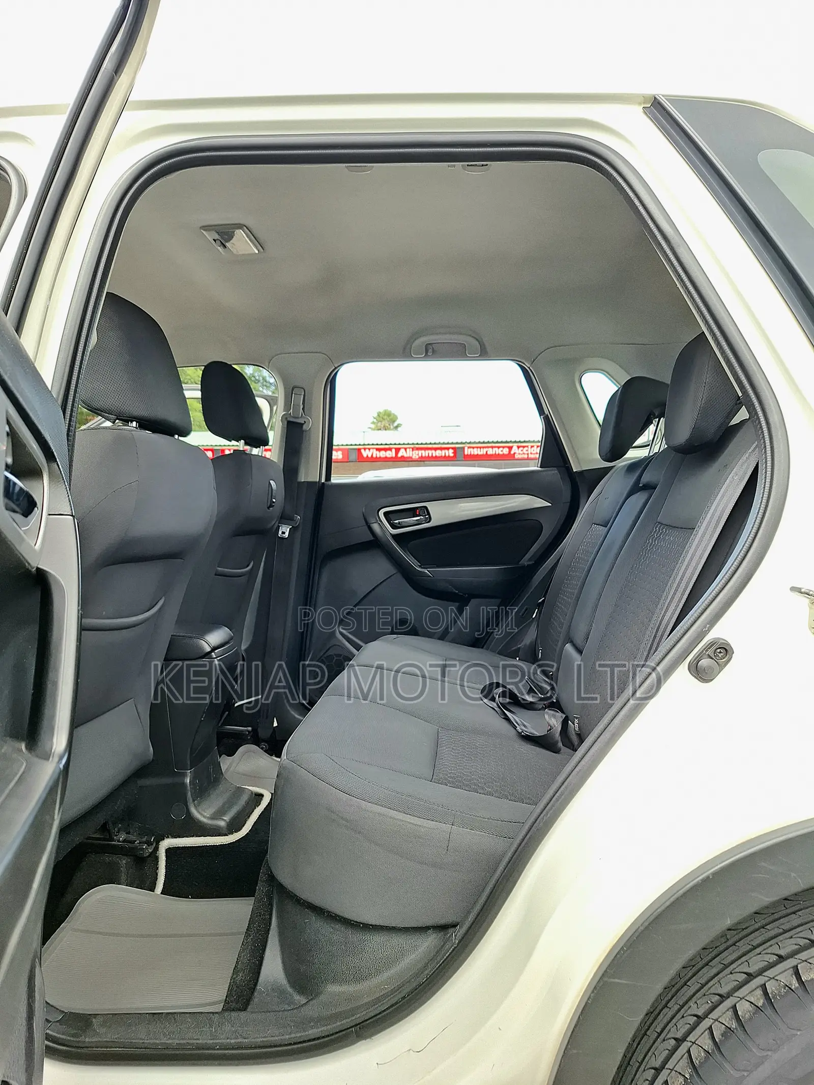 Suzuki Vitara 2021 White